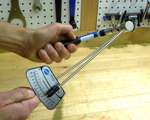 beam torque wrench used to check a click-type torque wrench