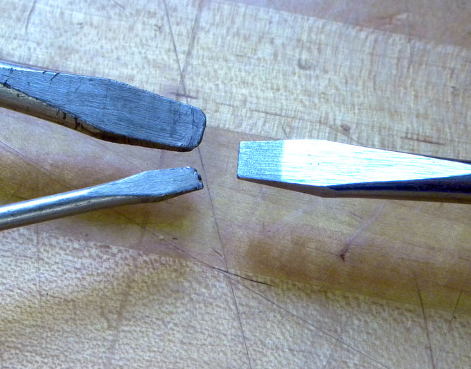 Worn straight blade tips compared to new