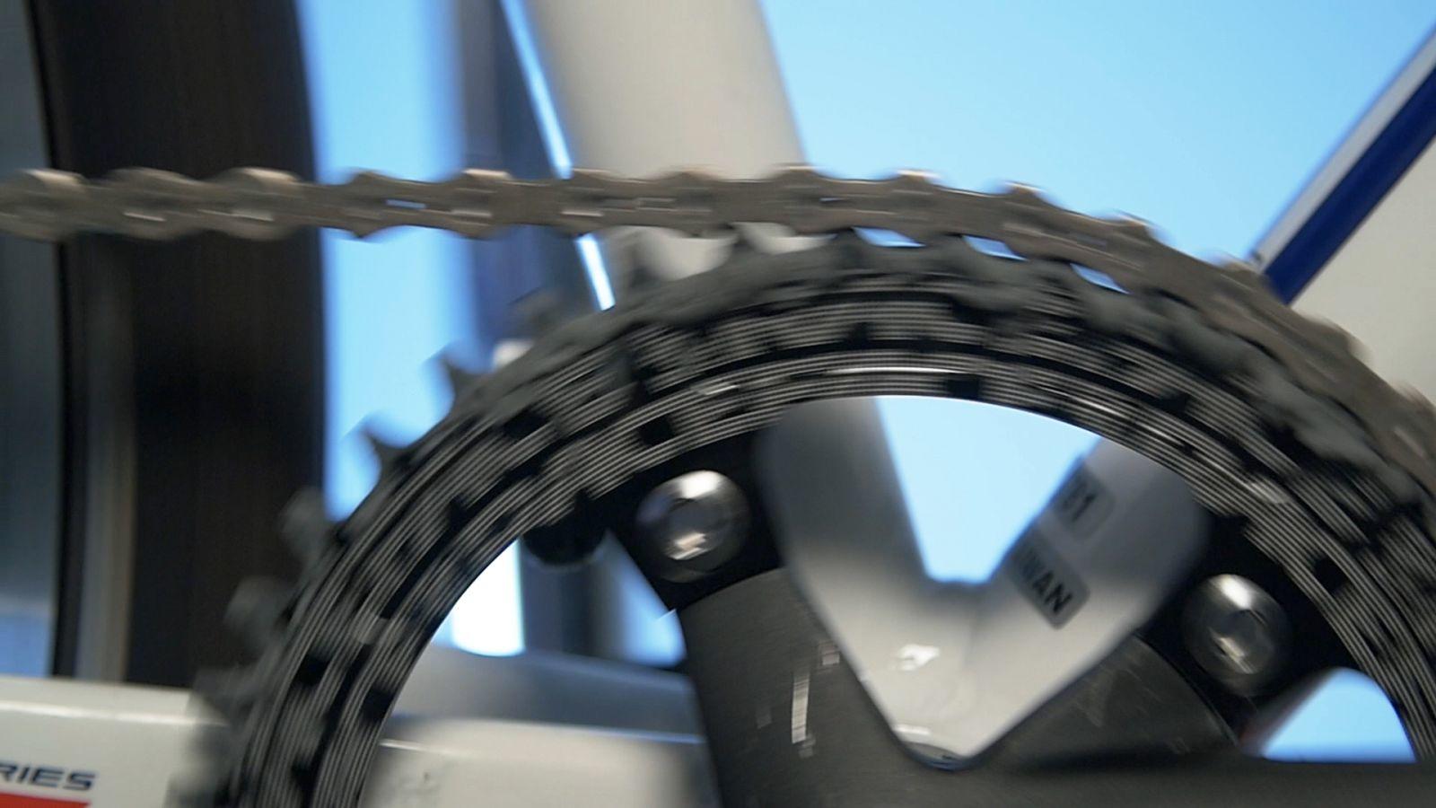 Roller rise can be seen by gap between the chain and top of chainring