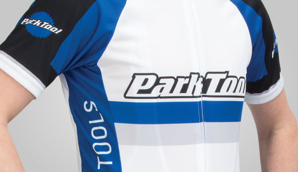 Close of chest on the Park Tool Voler bike jersey
