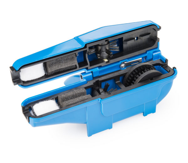 The Park Tool CM-25 Professional Chain Scrubber opened up, click to enlarge