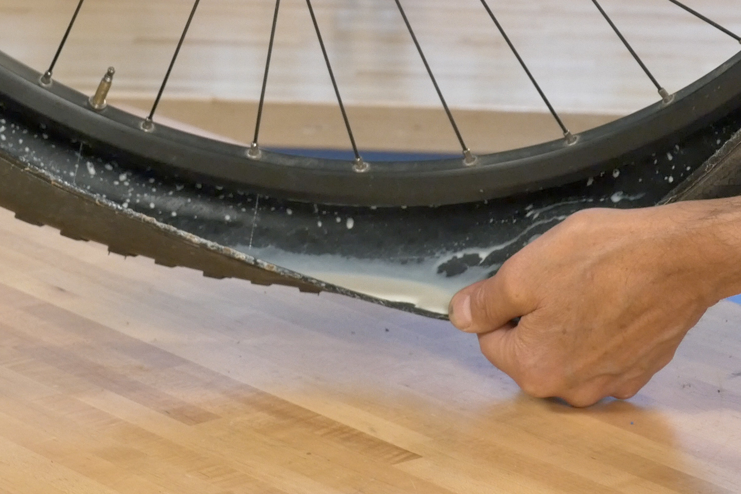 How To Change A Tubeless Mountain Bike Tire  