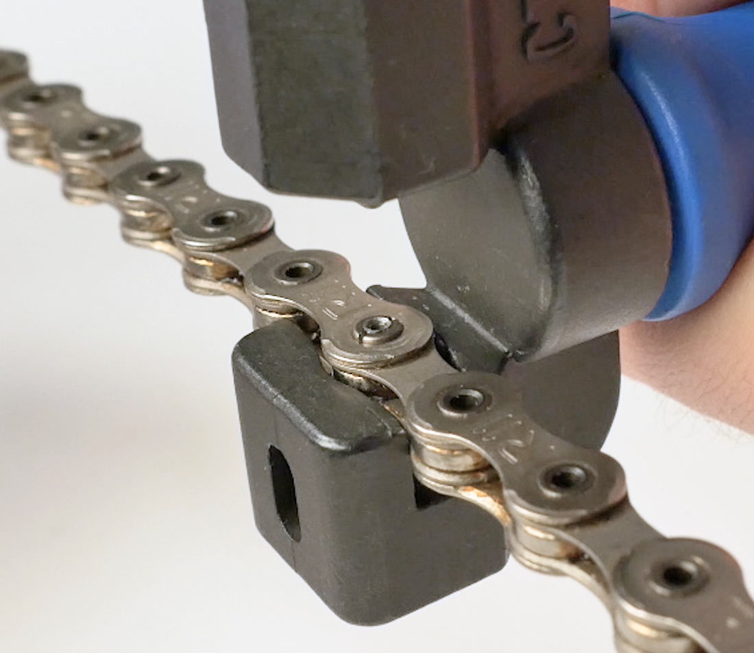 Set chain in place
