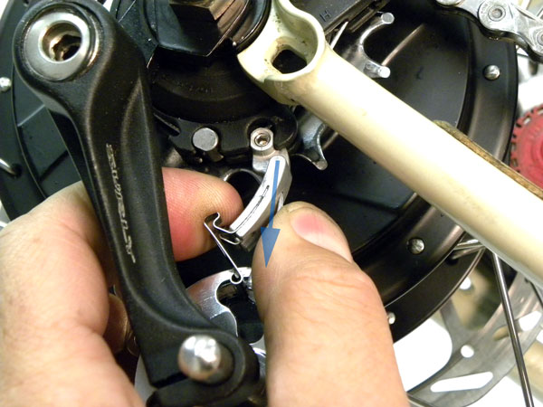 Figure 39. Pull cable latch out of ratio-selector